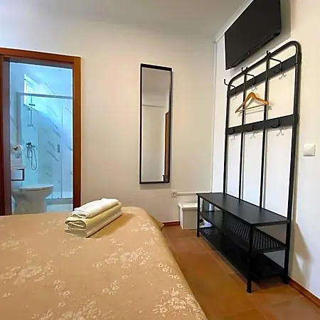 Vina's Place Nazare