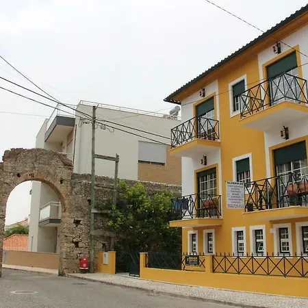 Vina's Place *