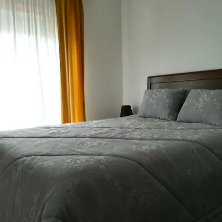 Vina's Place Bed and Breakfast Ναζαρέ