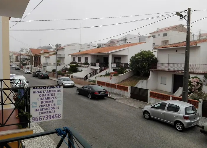 לינה וארוחת בוקר Vina's Place נאזרה